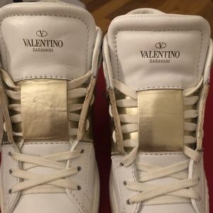 Valentino Shoes - AUTHENTIC Valentino high top rockstud shoes Valentino Shoes - AUTHENTIC Valentino high top rockstud shoes